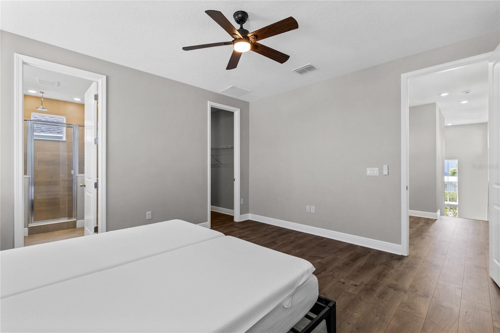 LAUREATE PARK - Residential Lease