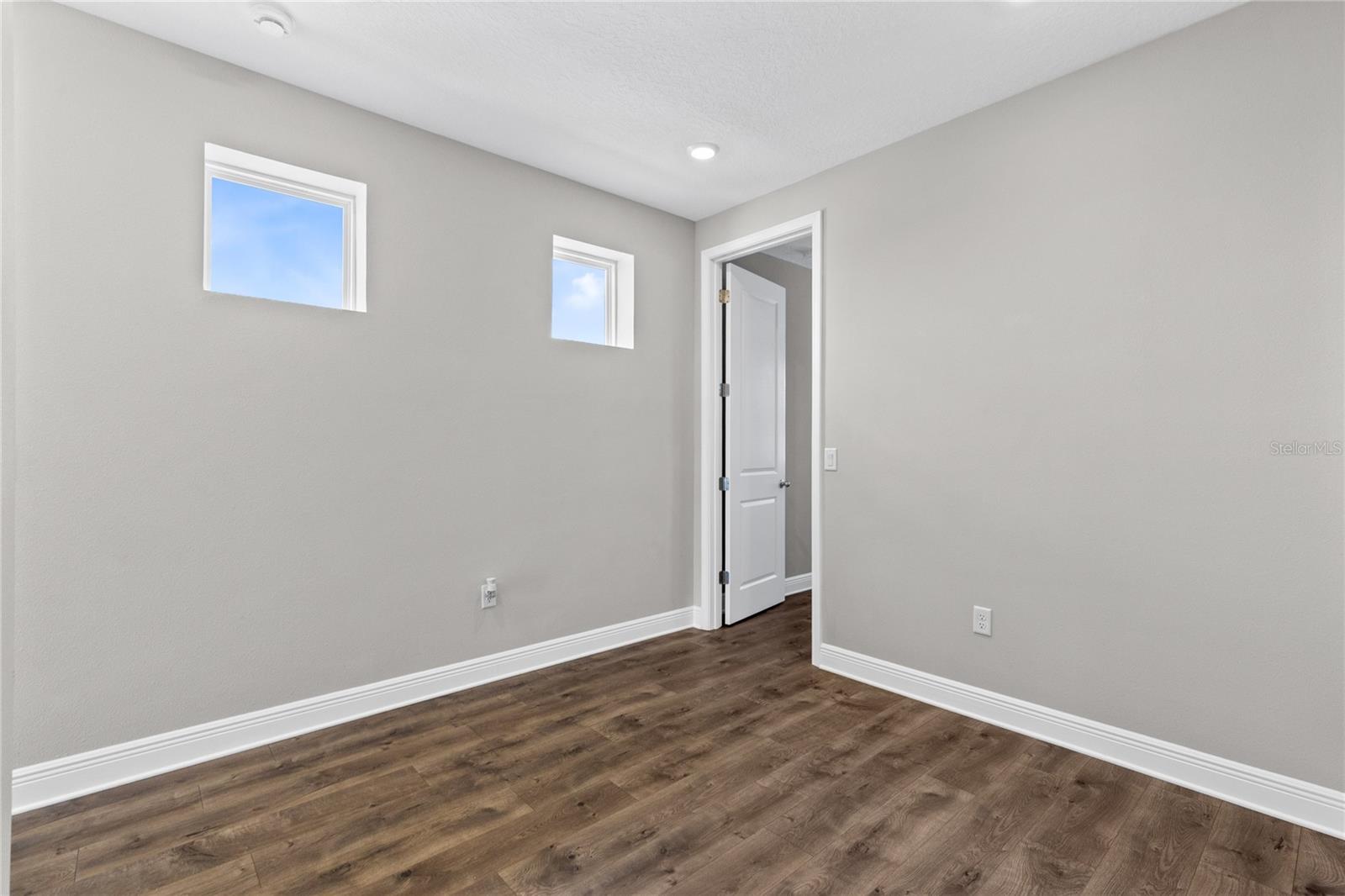 LAUREATE PARK - Residential Lease