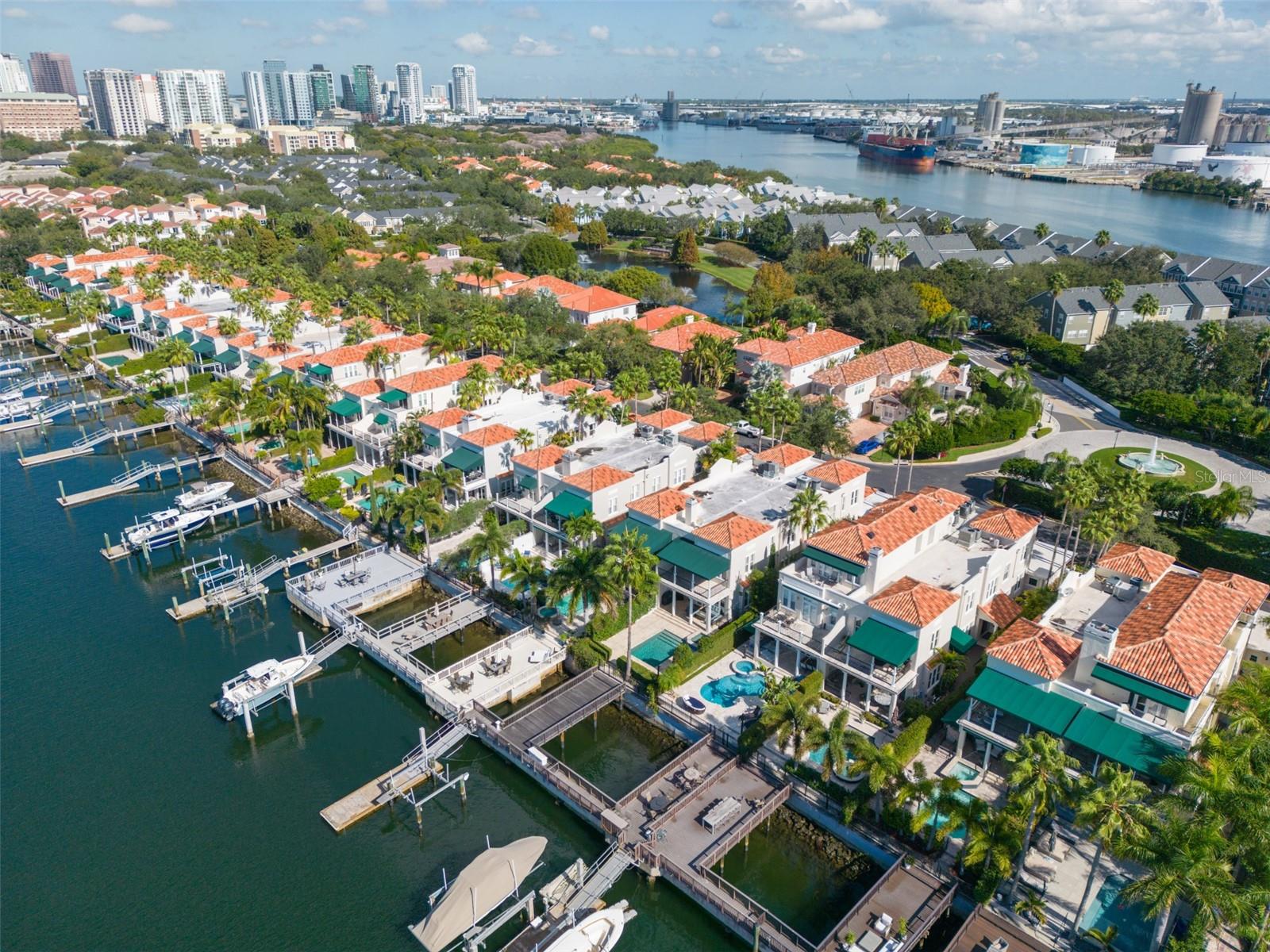 ST TROPEZ AT HARBOR ISLAND PHA - Residential