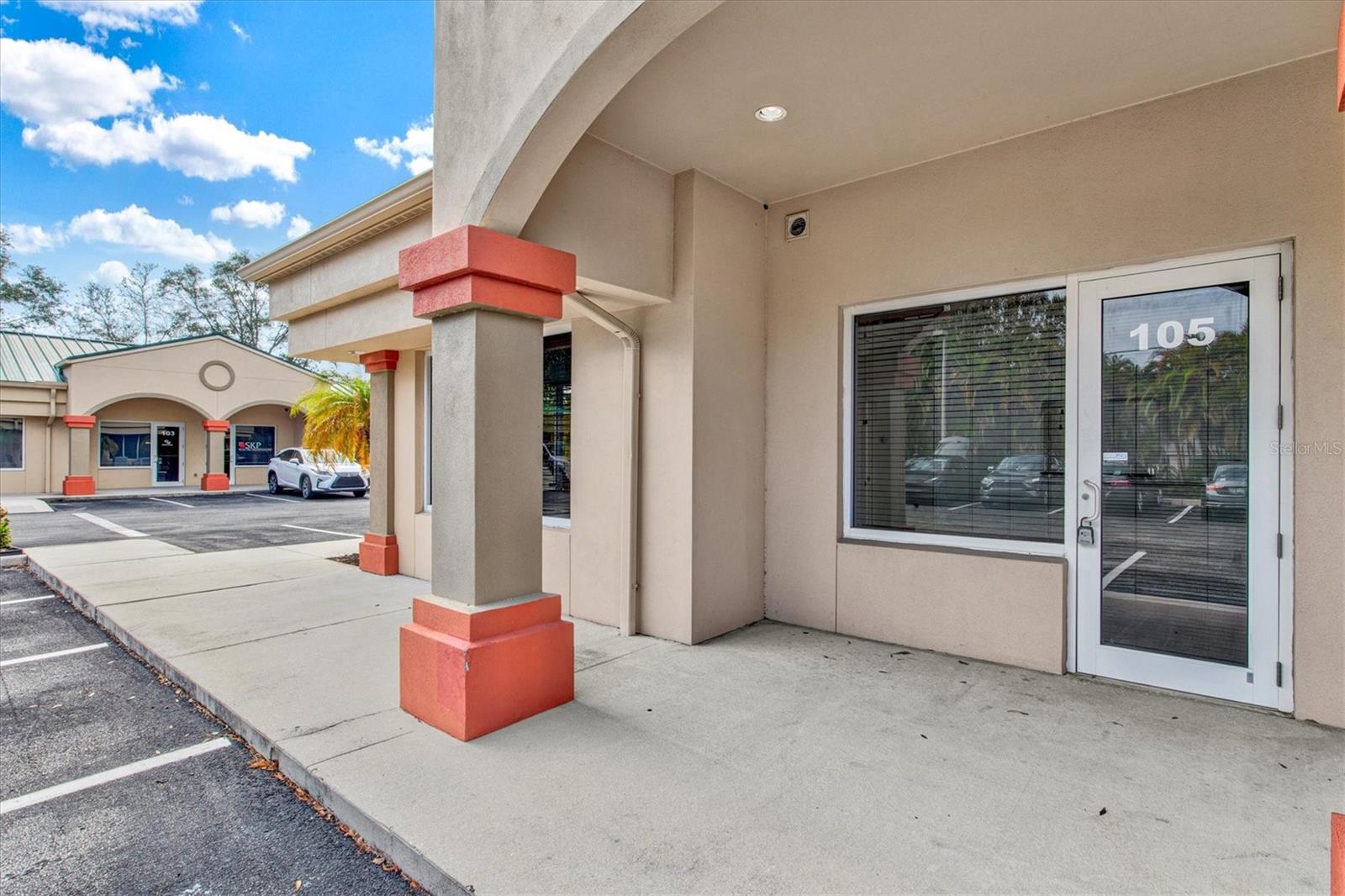 FRANKLIN FIELD BUS CENTER - Commercial Sale