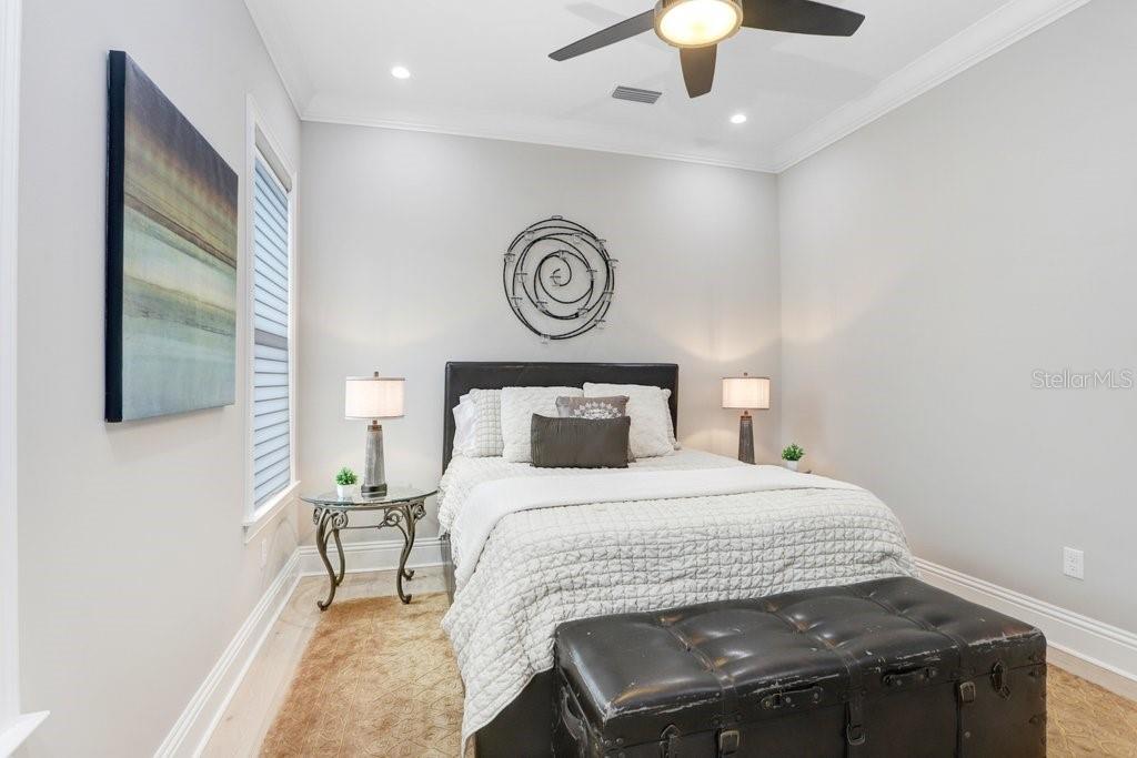 SUNSET PARK - Residential