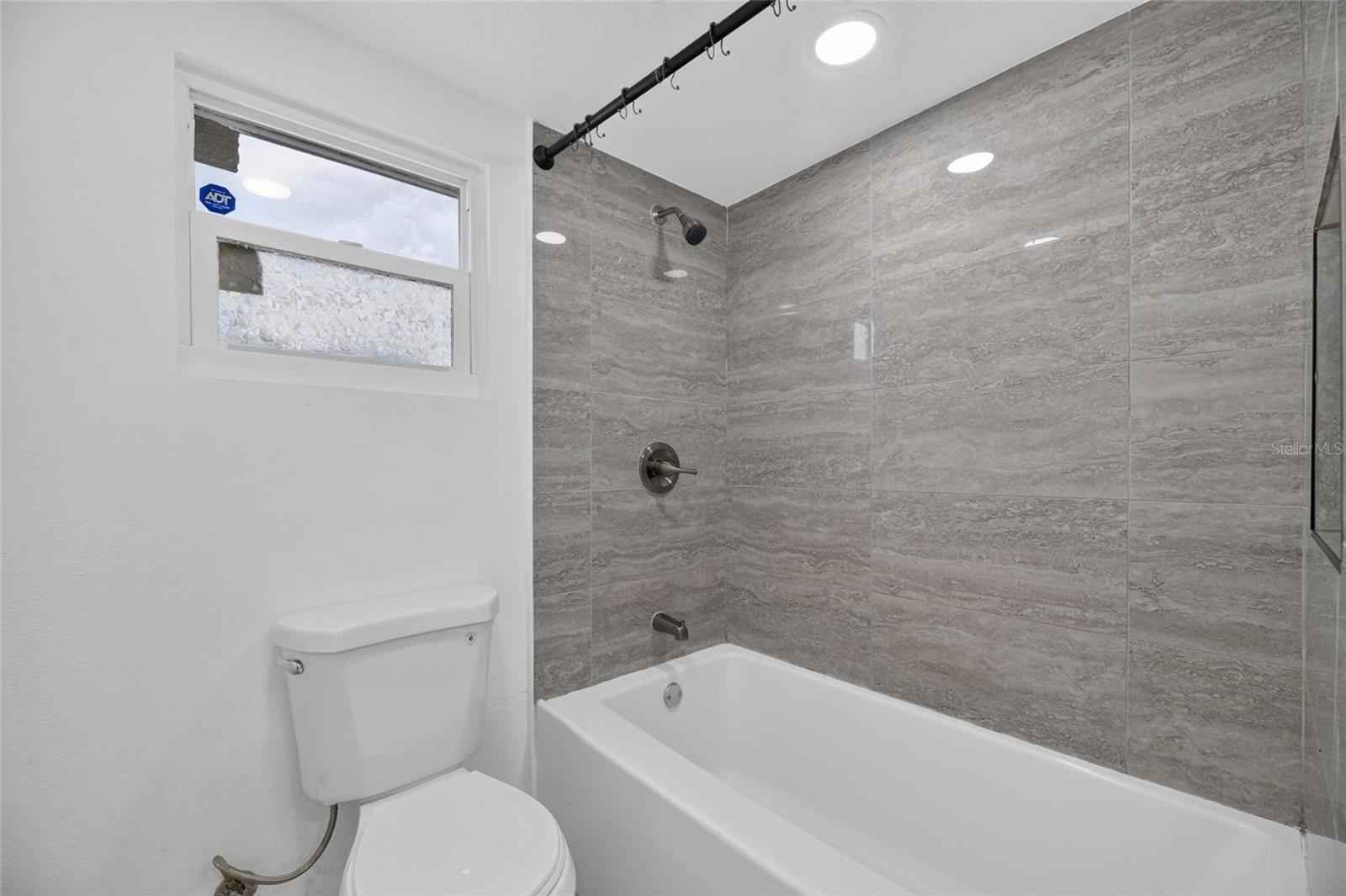 ALTMAN COLBY SUB - Residential Lease