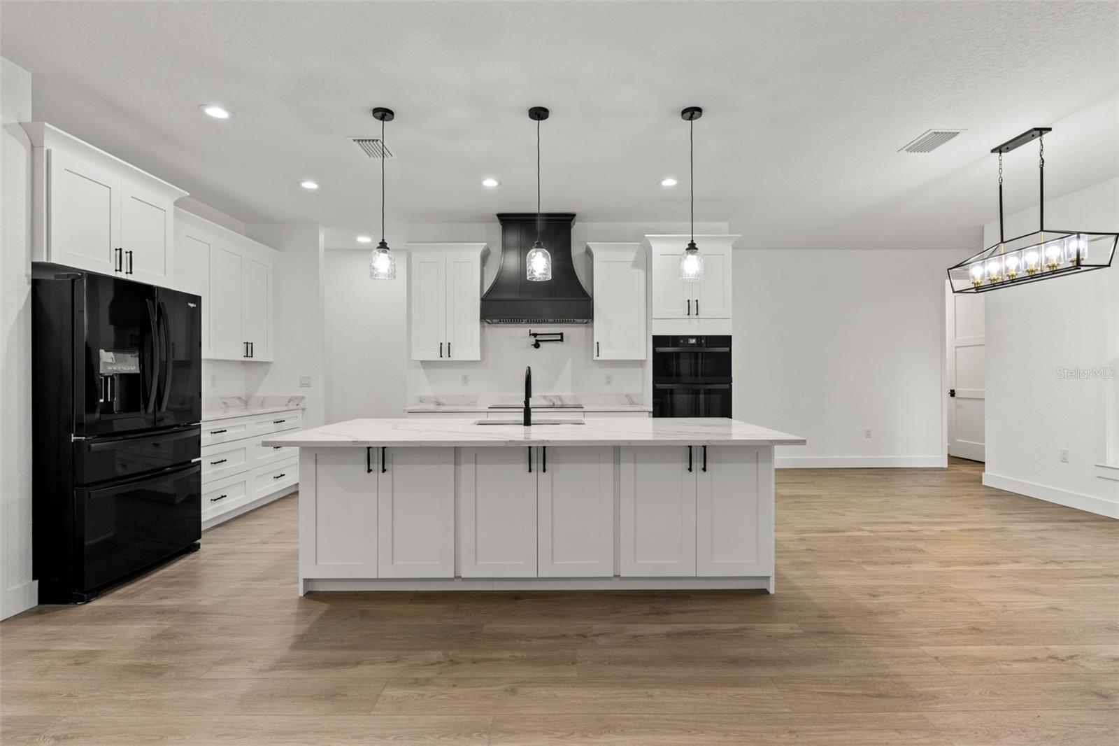ROYAL HIGHLANDS - Residential