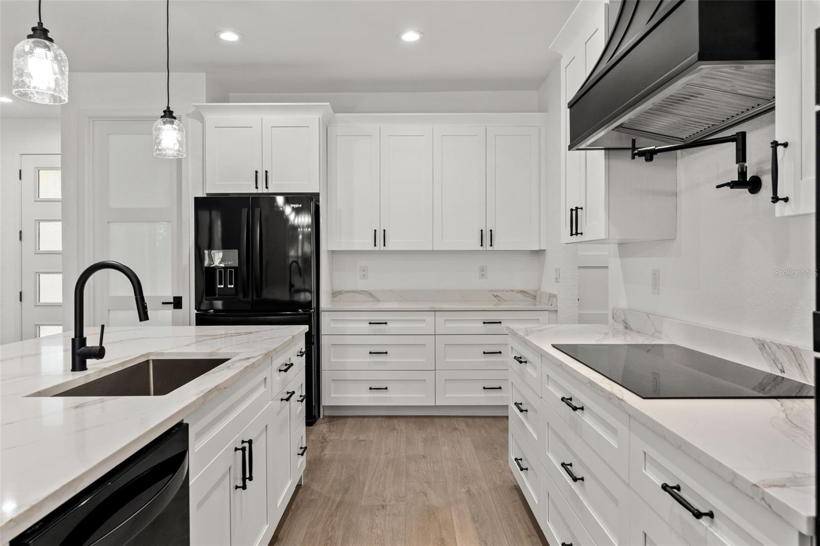 ROYAL HIGHLANDS - Residential