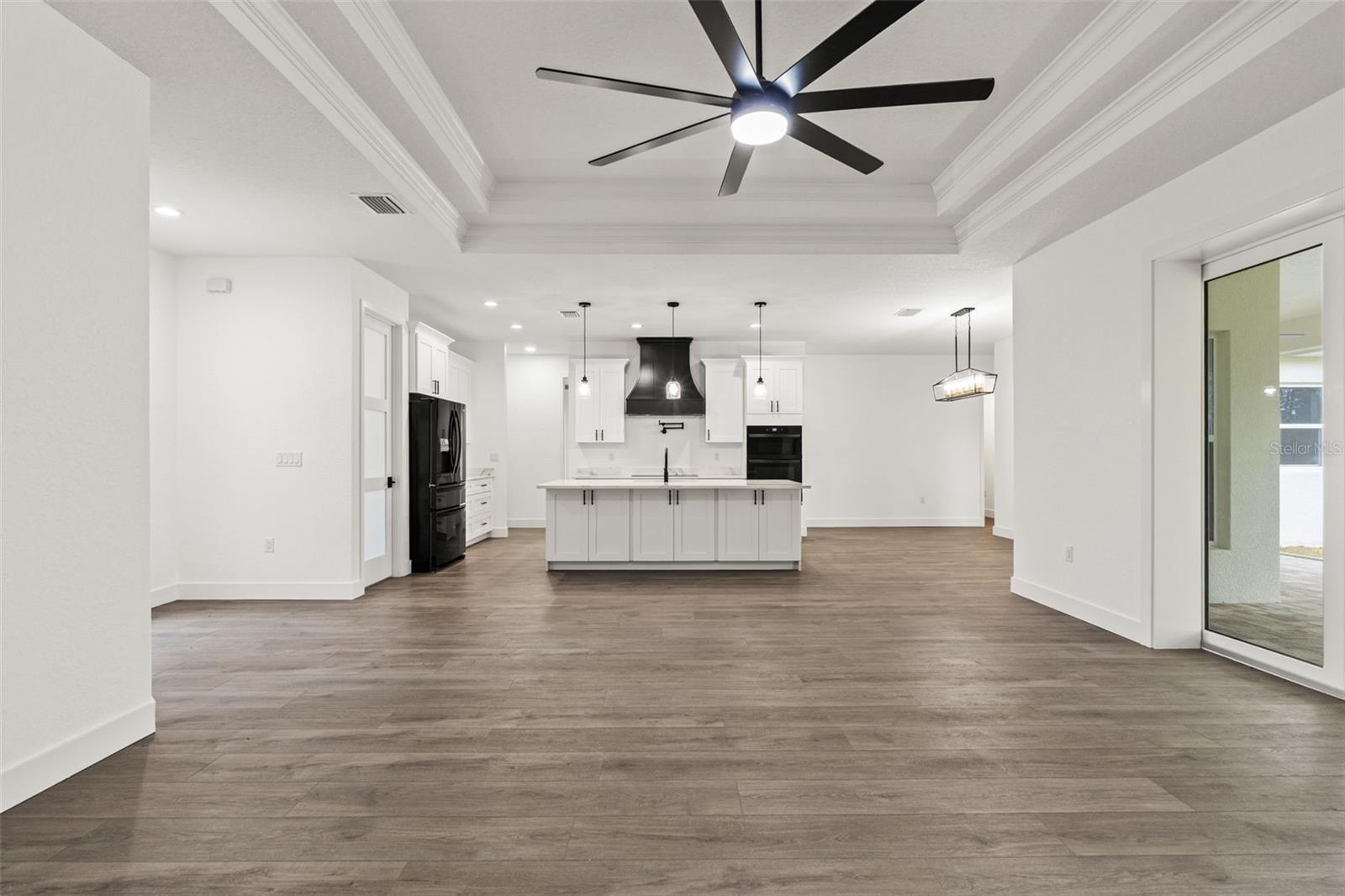 ROYAL HIGHLANDS - Residential