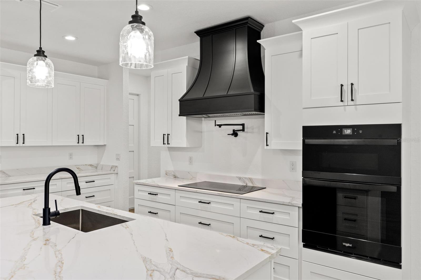 ROYAL HIGHLANDS - Residential