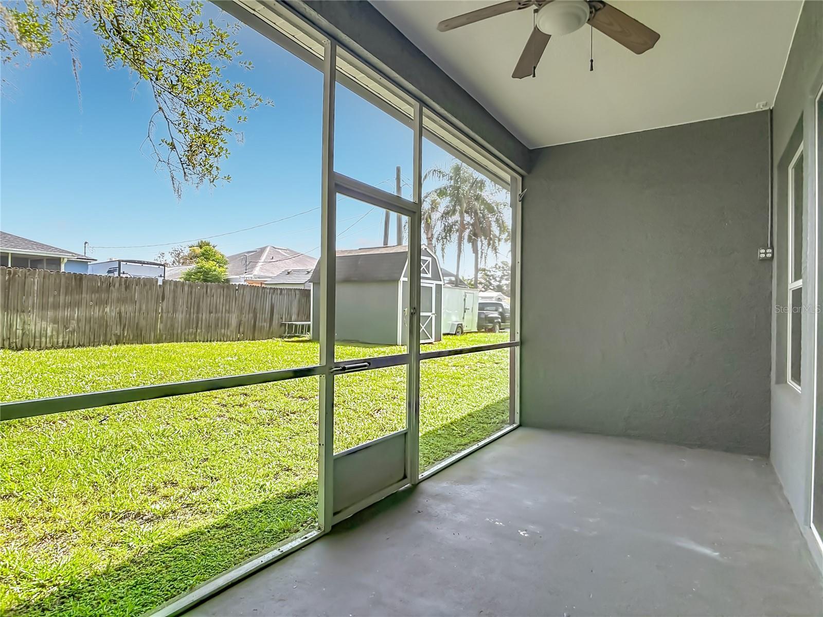 FELTONA LAKES UN 67 - Residential