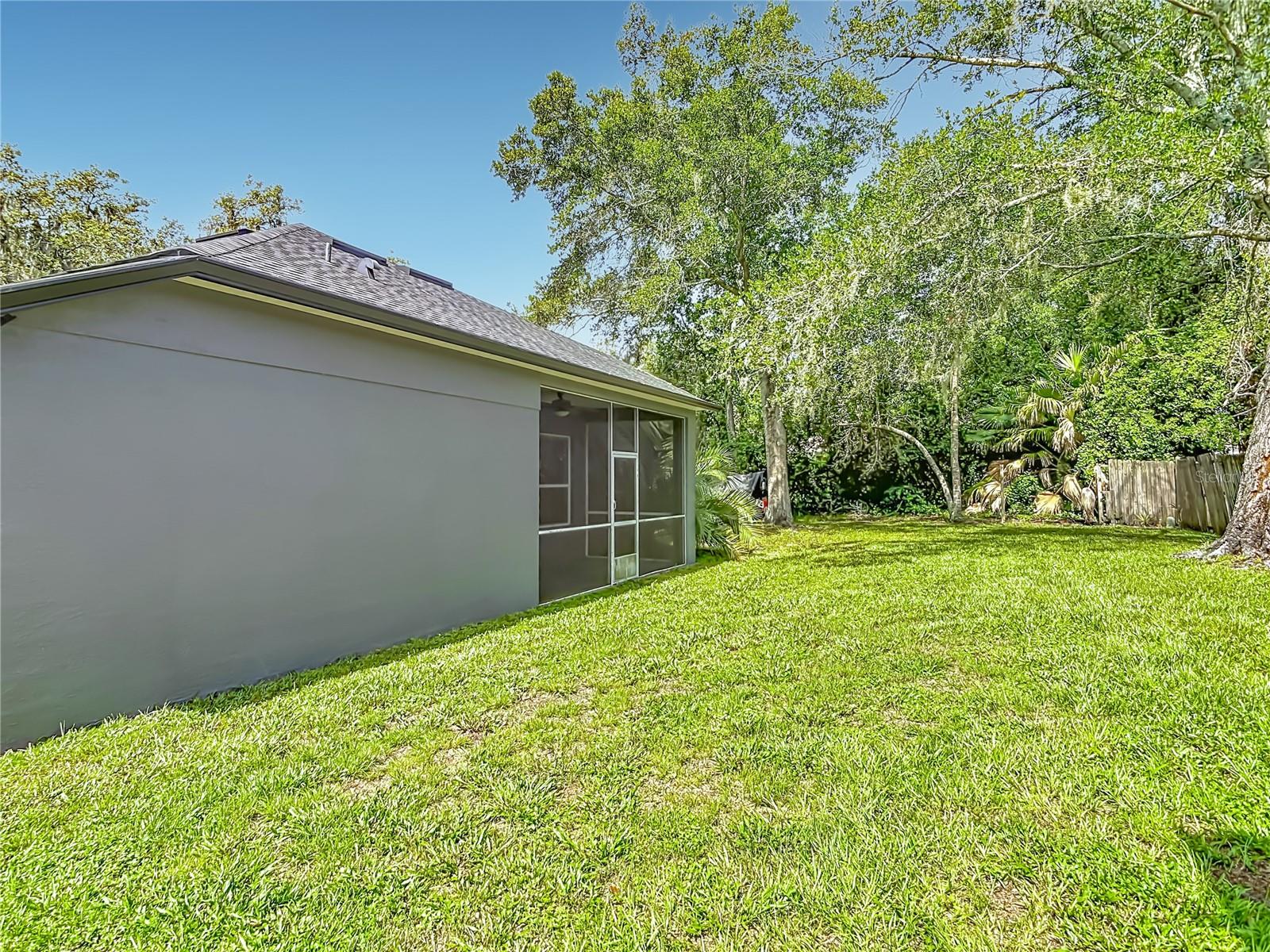 FELTONA LAKES UN 67 - Residential