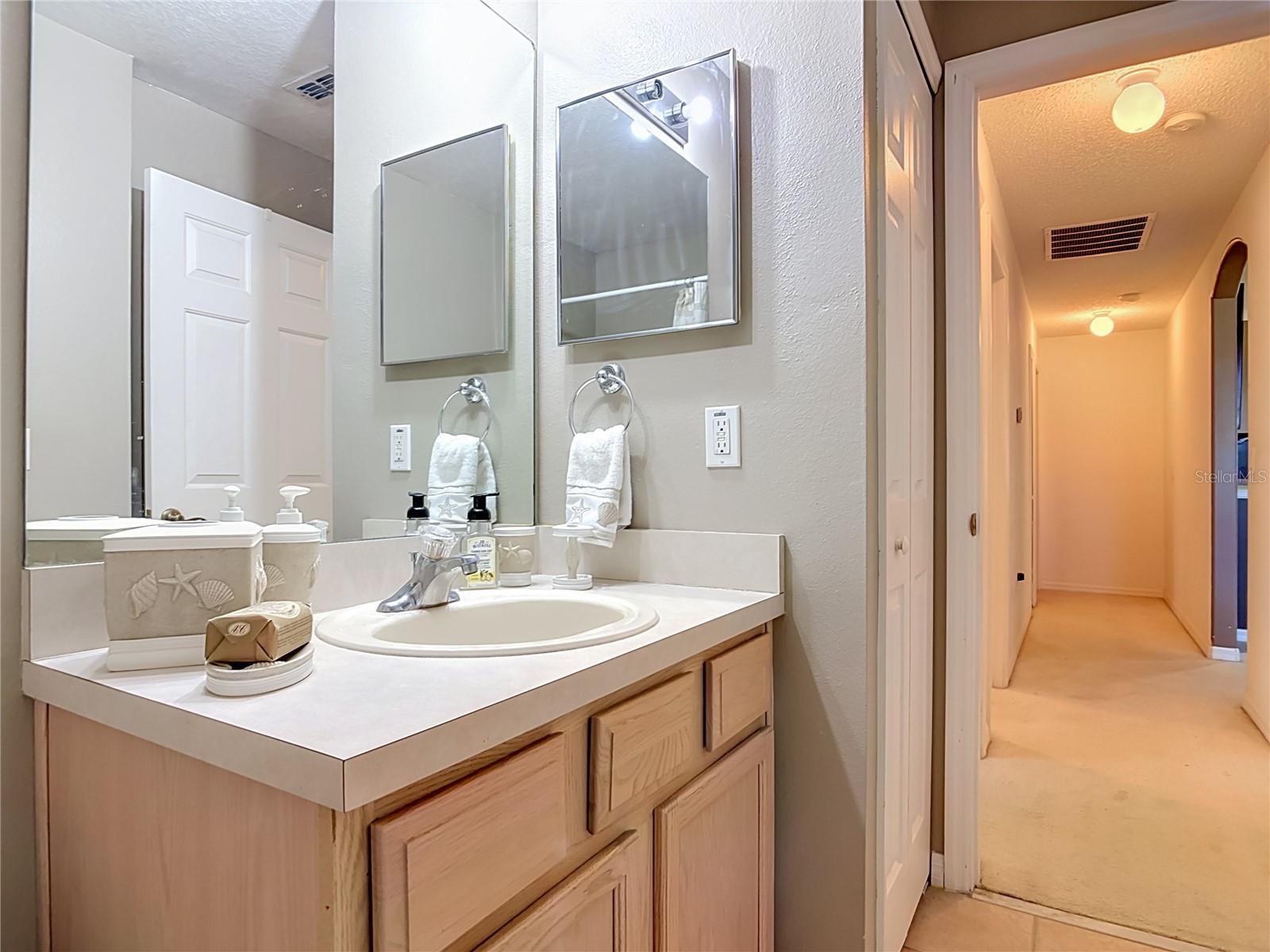 FELTONA LAKES UN 67 - Residential