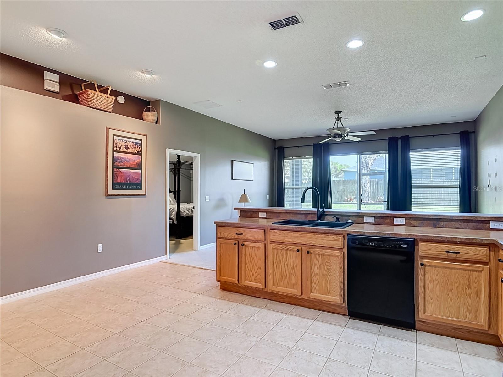 FELTONA LAKES UN 67 - Residential