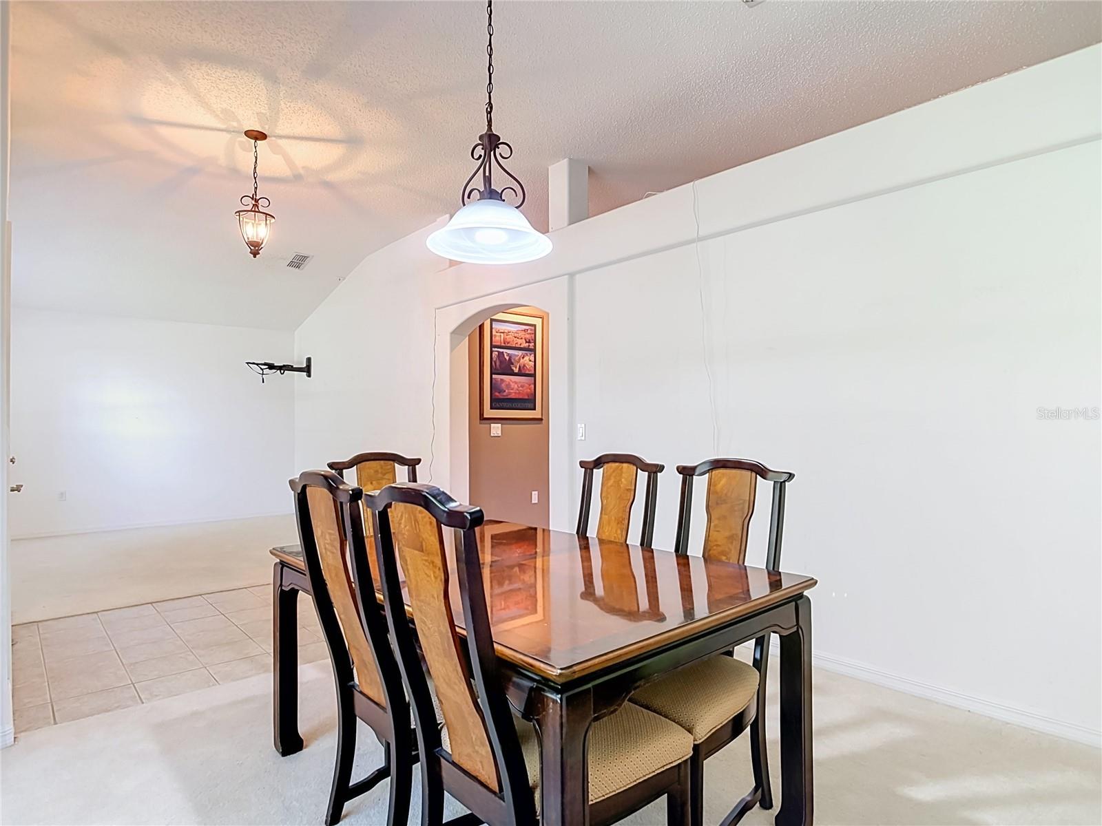 FELTONA LAKES UN 67 - Residential