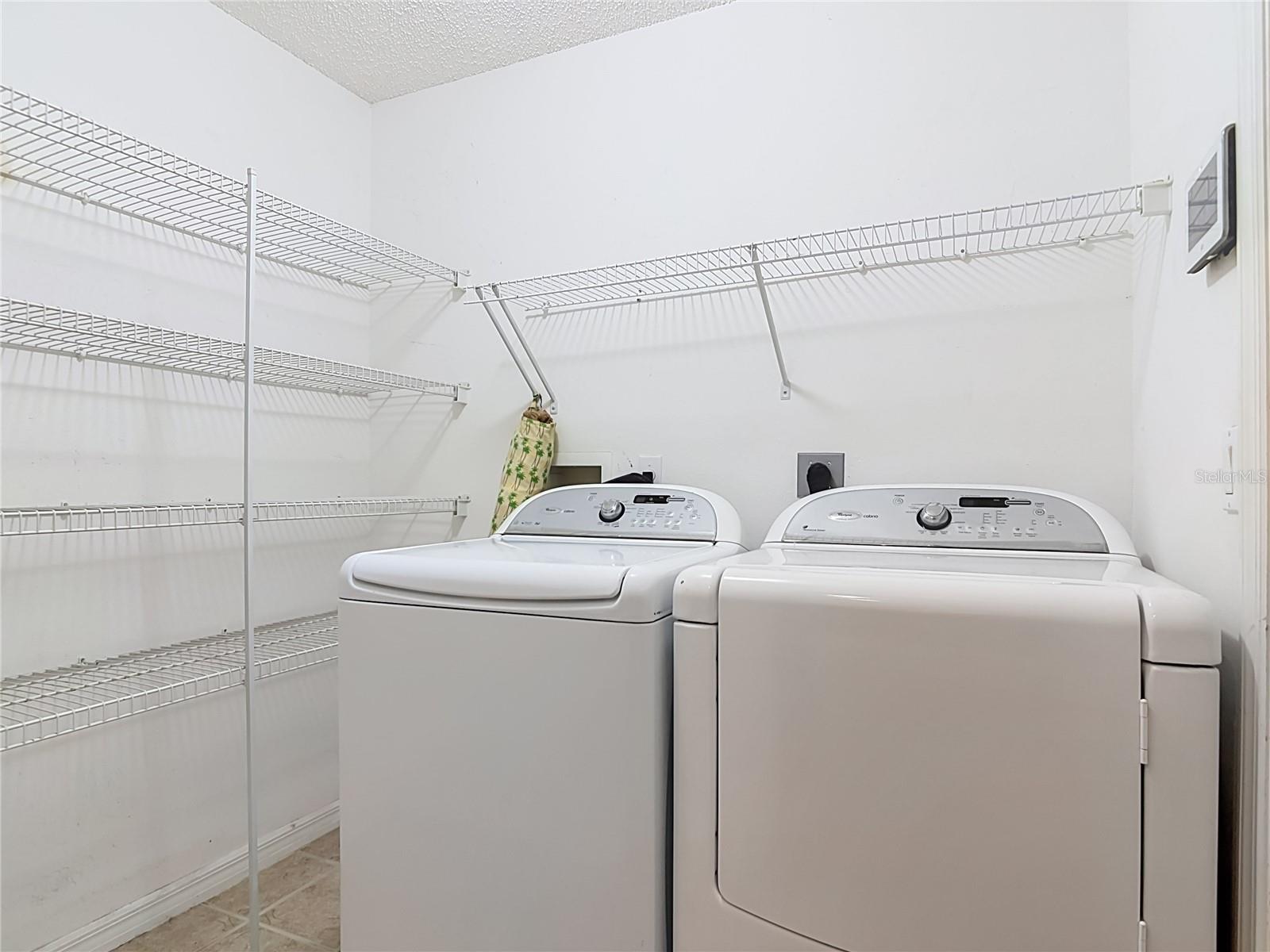 FELTONA LAKES UN 67 - Residential