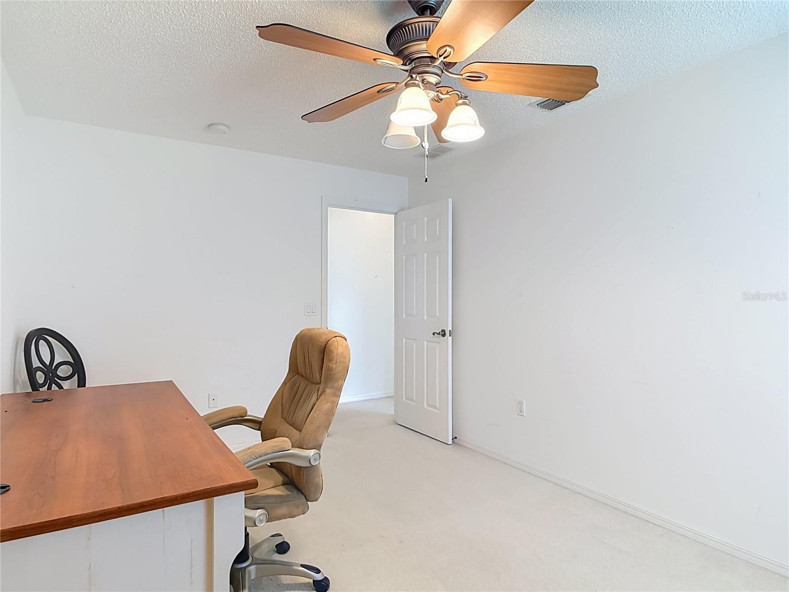 FELTONA LAKES UN 67 - Residential