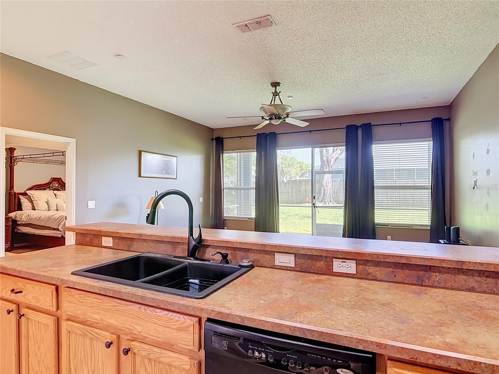 FELTONA LAKES UN 67 - Residential