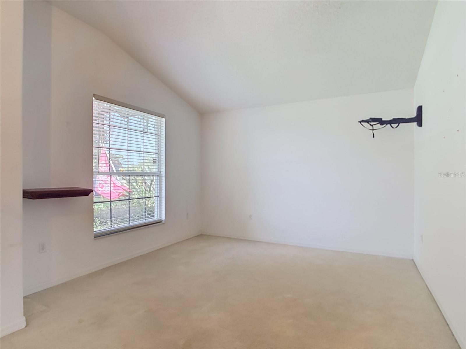 FELTONA LAKES UN 67 - Residential