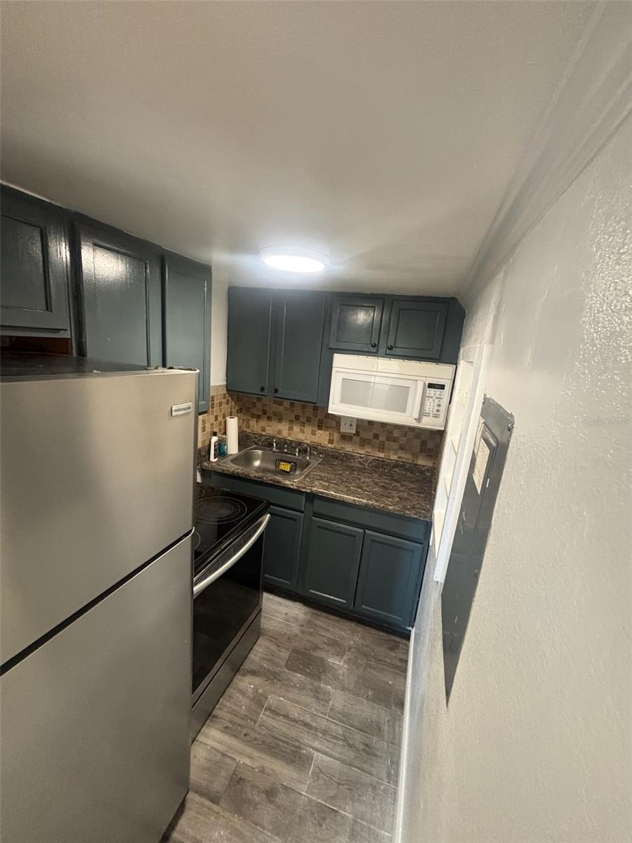 LAKEVIEW HEIGHTS - Residential Income