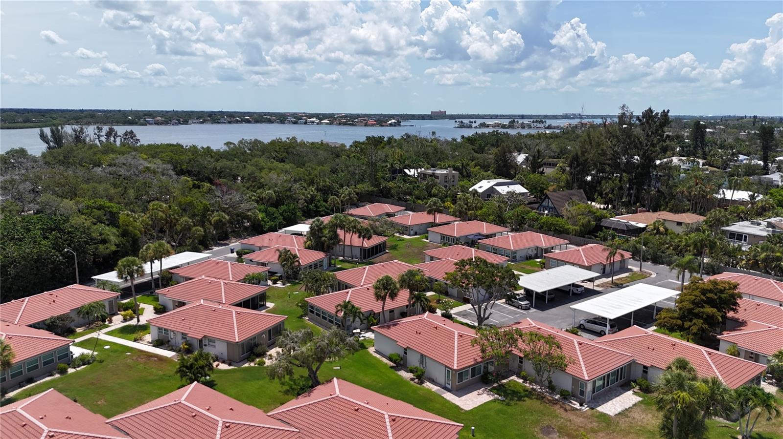 VISTA HERMOSA - Residential
