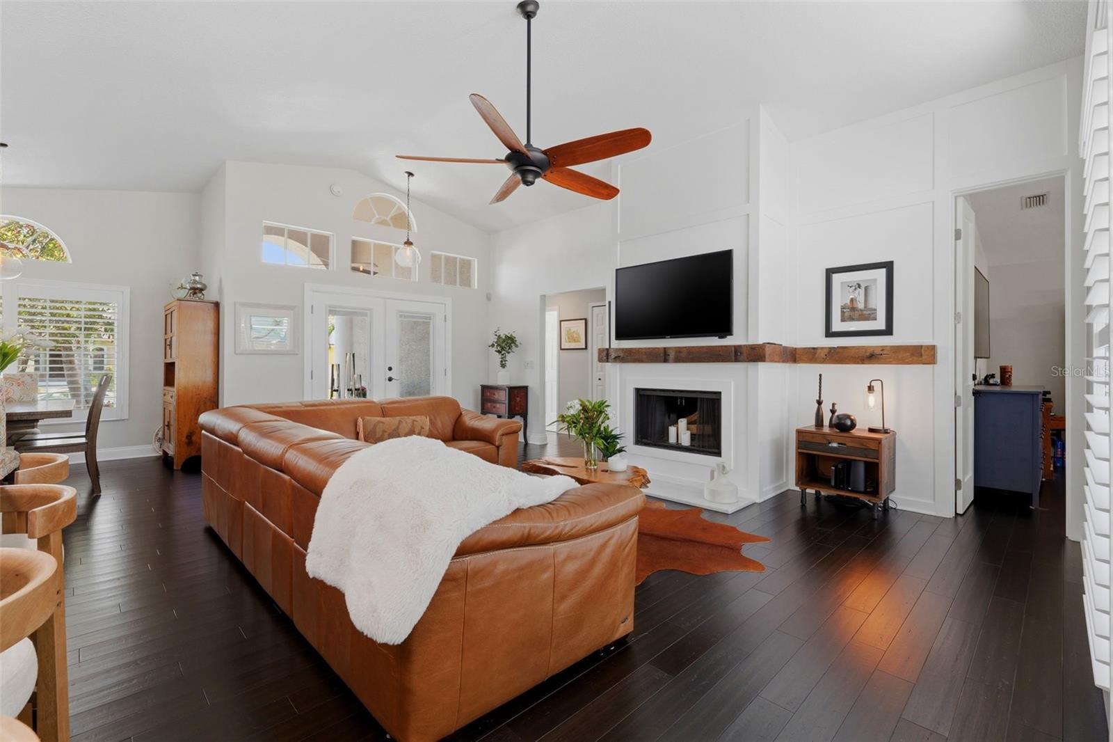 TIERRA VERDE UNIT 1 4TH REP - Residential
