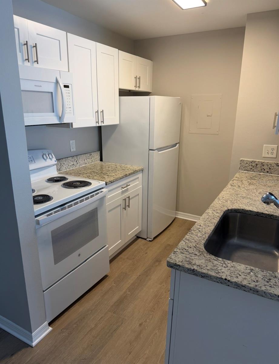 CENTRAL PARK BLDG 5986 - Residential Lease