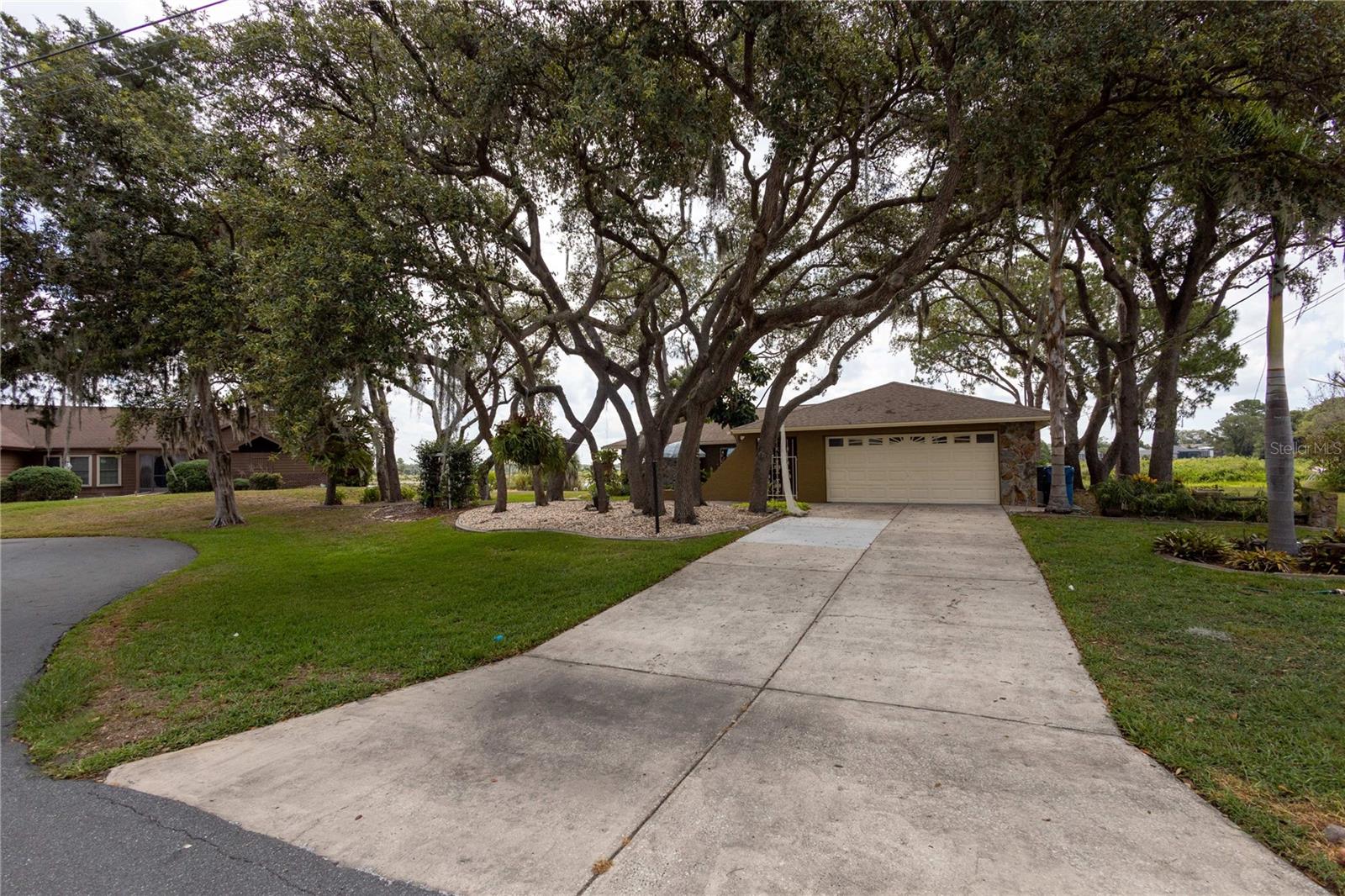 SPRING HILL - Residential