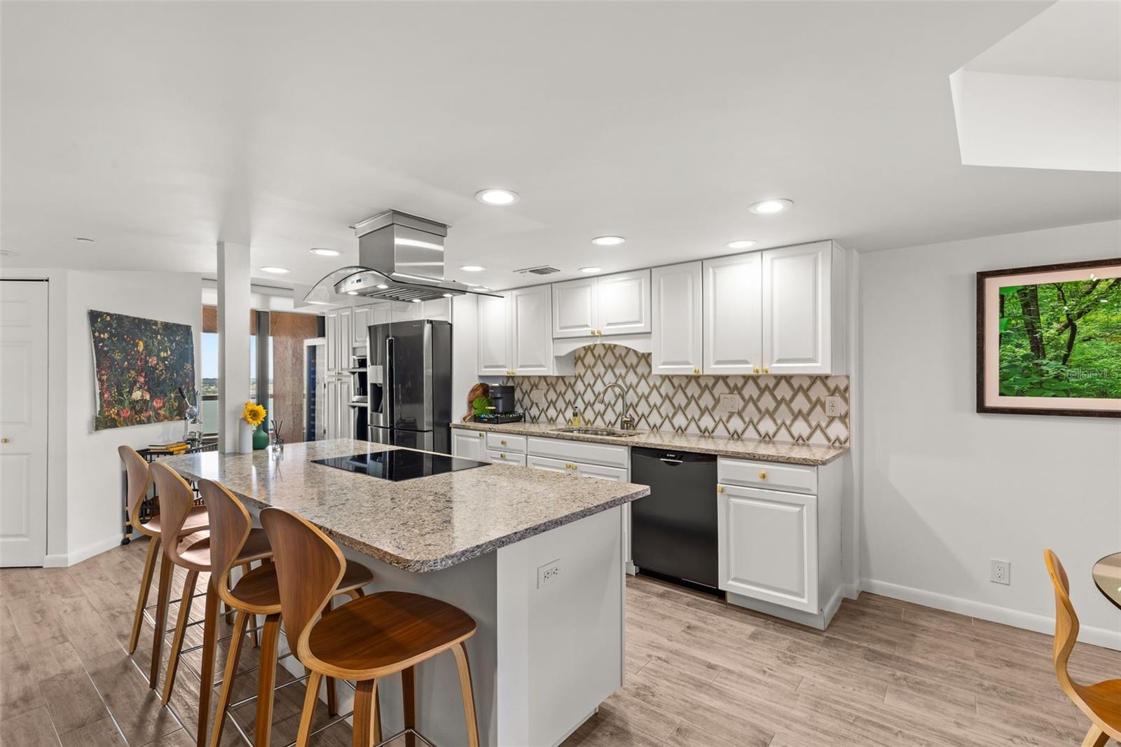 CRESCENT BEACH CLUB ONE CONDO - Residential