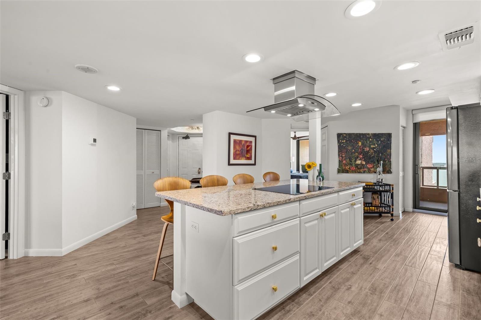 CRESCENT BEACH CLUB ONE CONDO - Residential