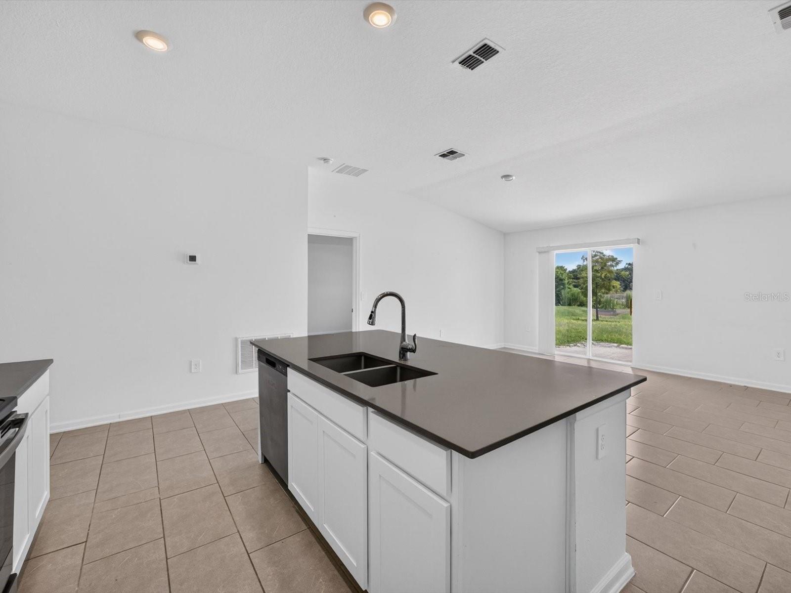 ASTONIA NORTH - Residential