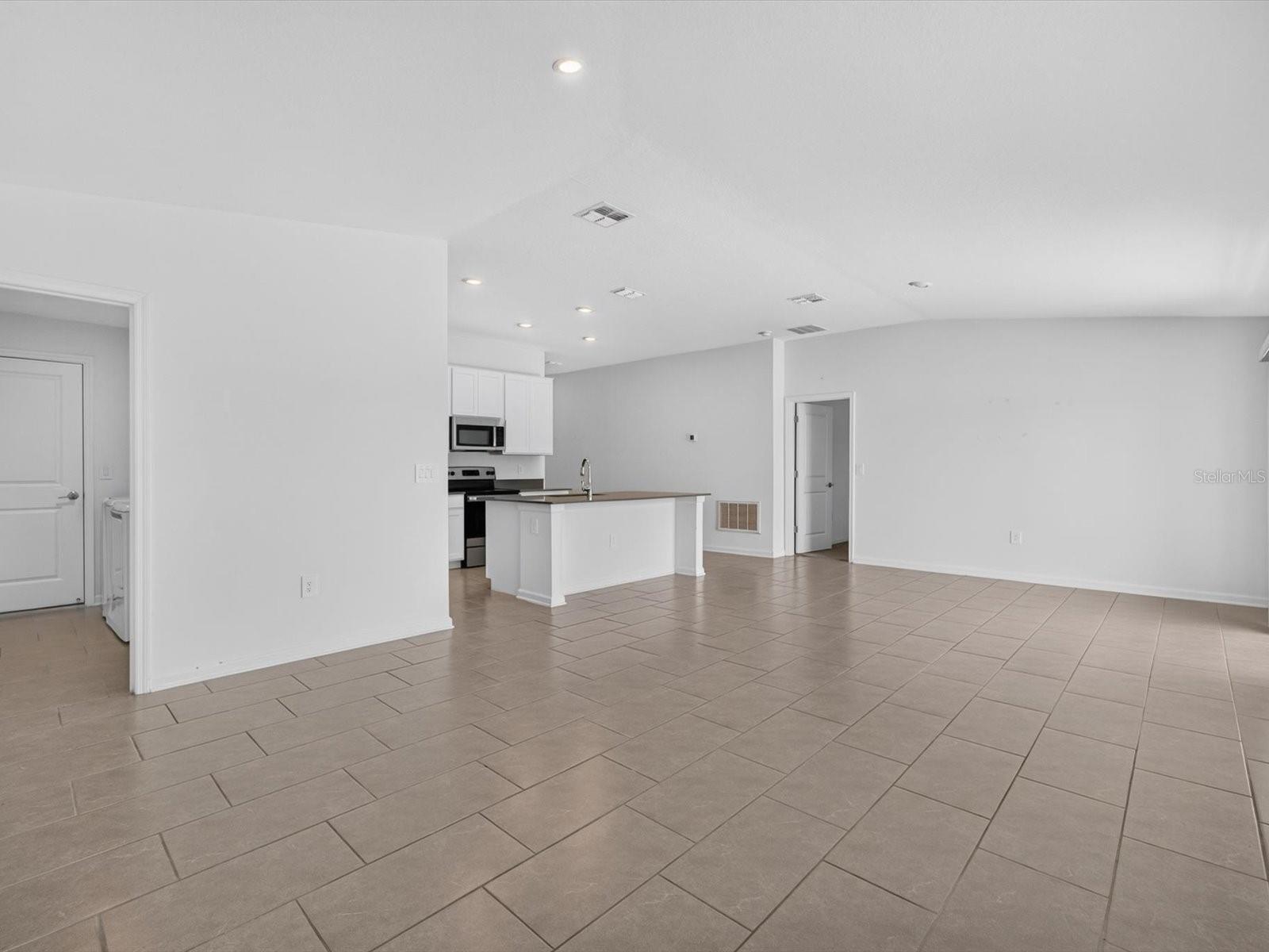 ASTONIA NORTH - Residential