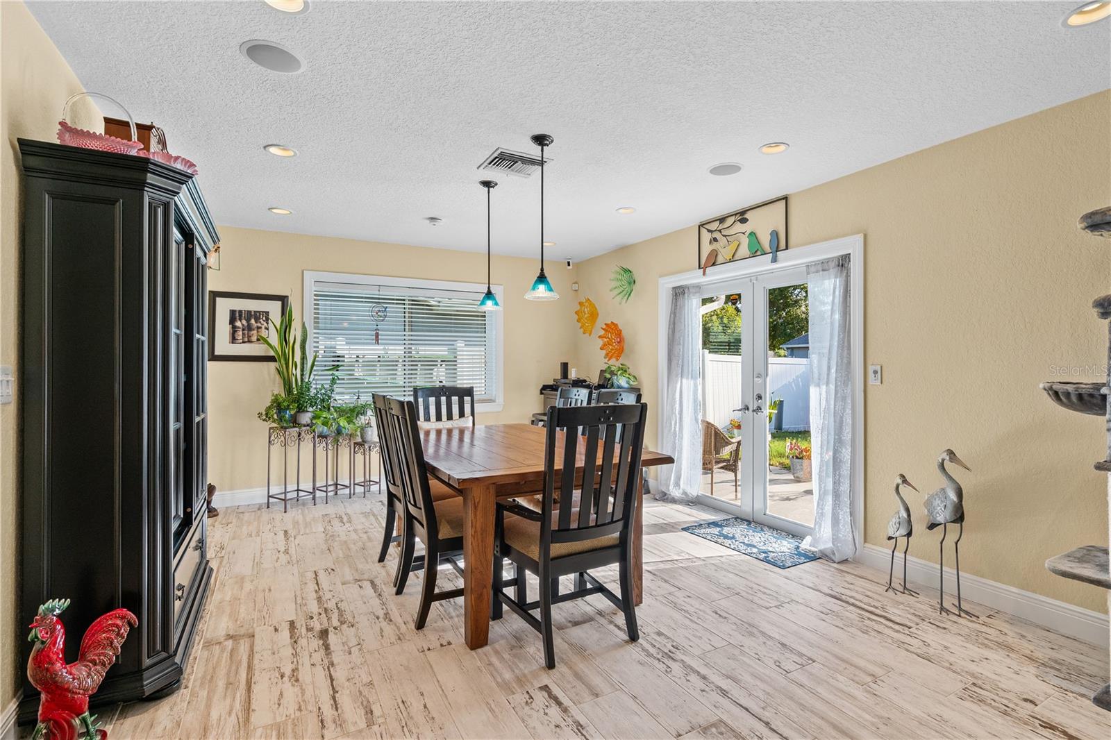 RAVENWOOD MANOR - Residential