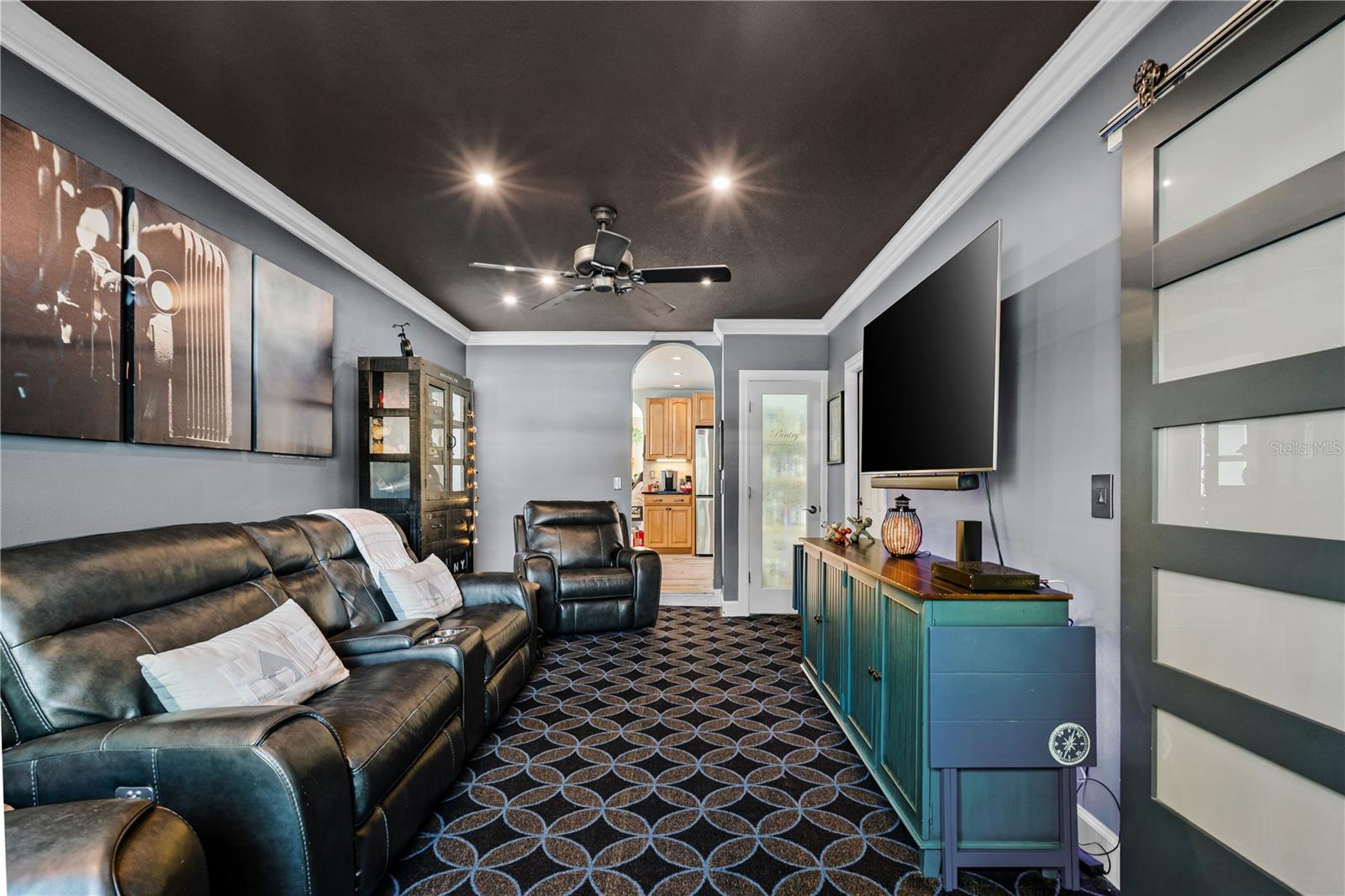 RAVENWOOD MANOR - Residential