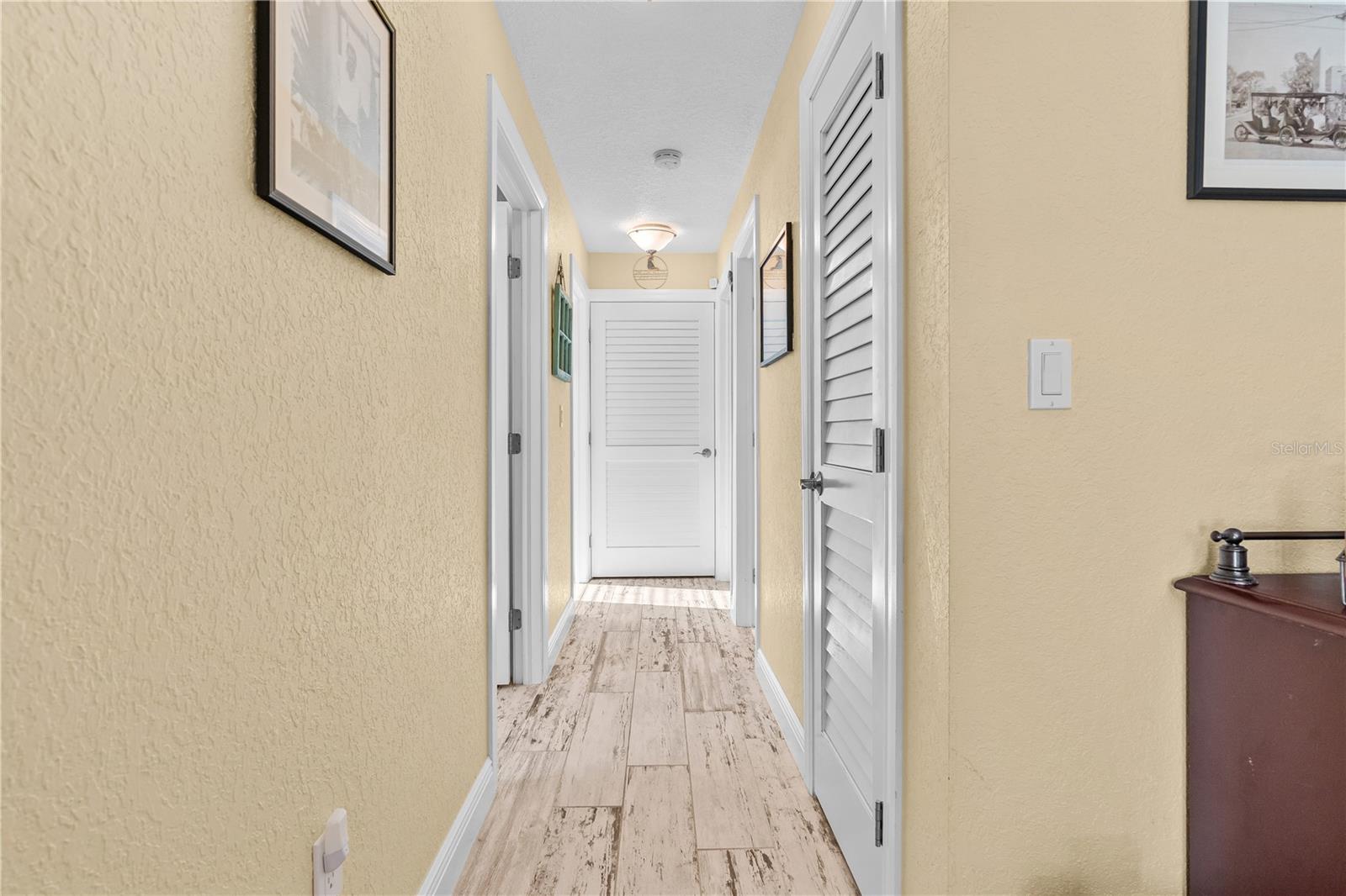 RAVENWOOD MANOR - Residential