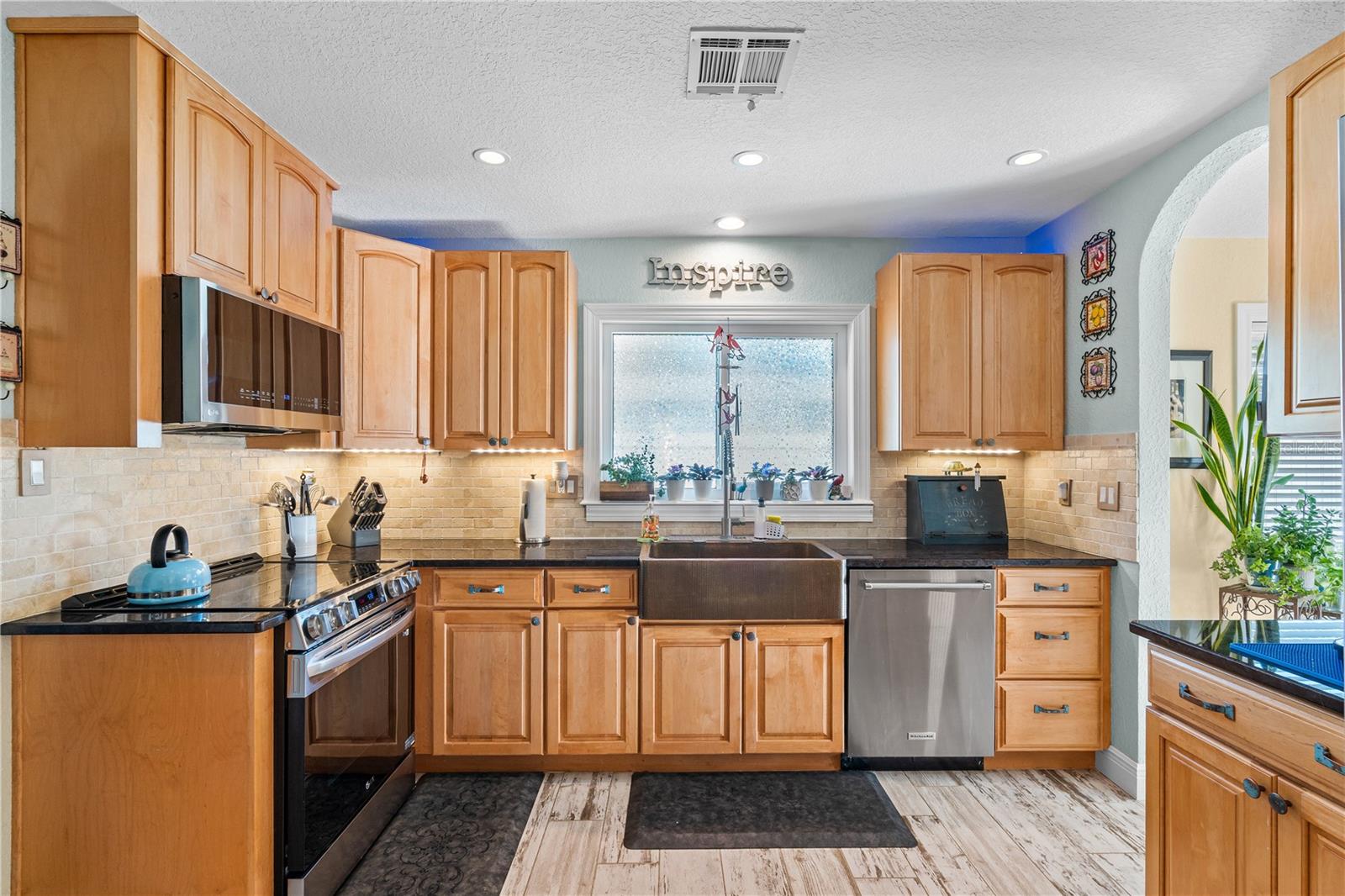 RAVENWOOD MANOR - Residential