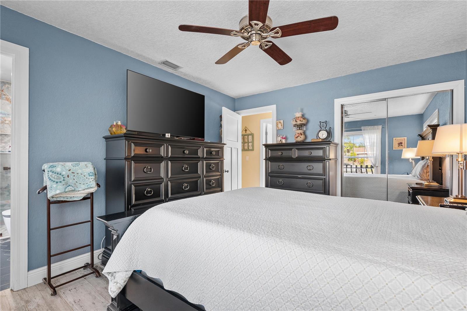 RAVENWOOD MANOR - Residential