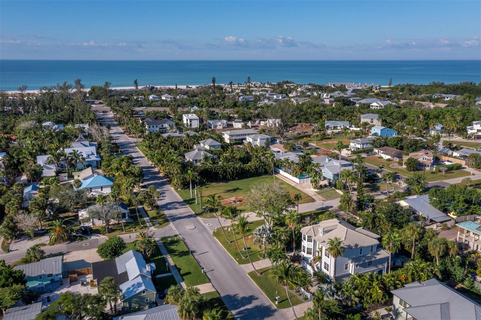 LONGBEACH ON LONGBOAT KEY - Land