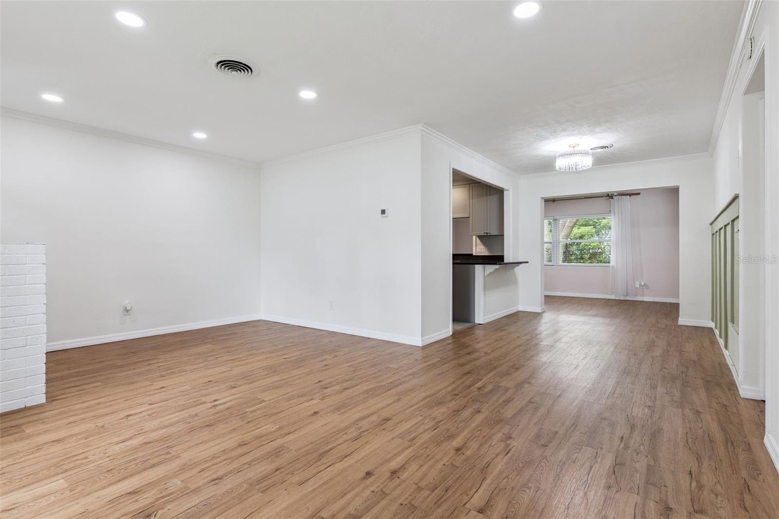 ENGLISH ESTATES UNIT 2 - Residential