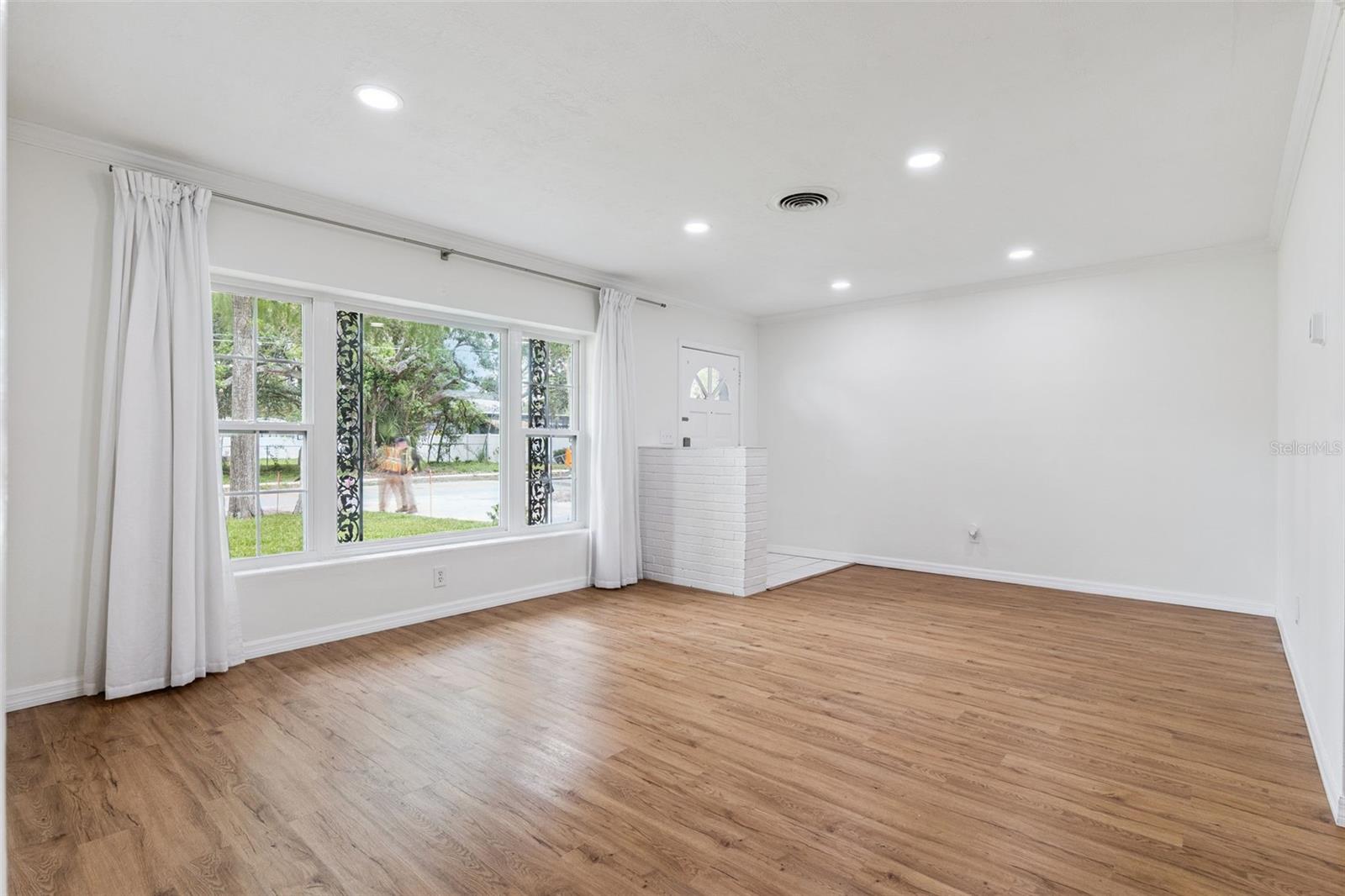 ENGLISH ESTATES UNIT 2 - Residential