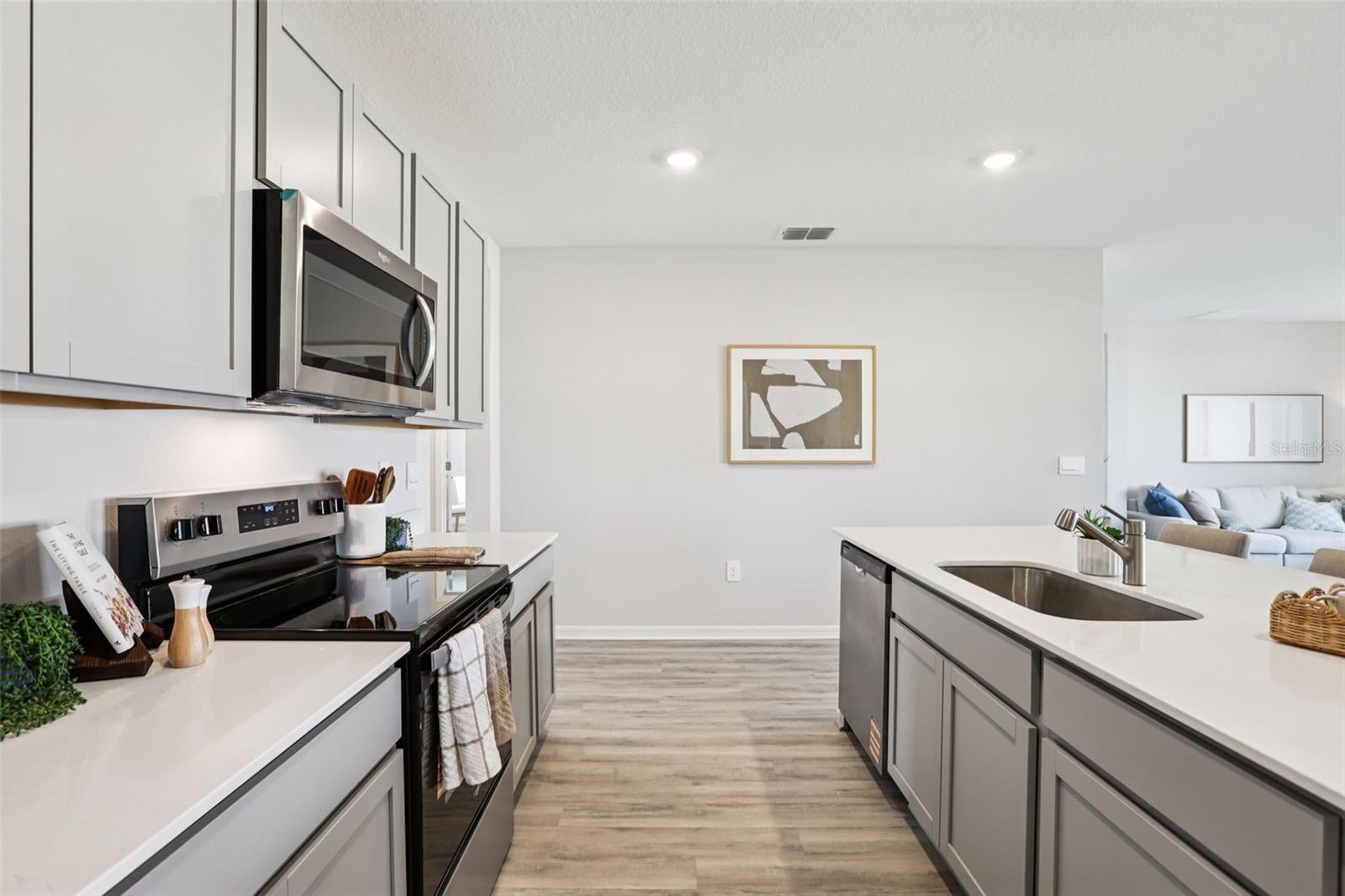 HARMONY ON LAKE ELOISE - Residential