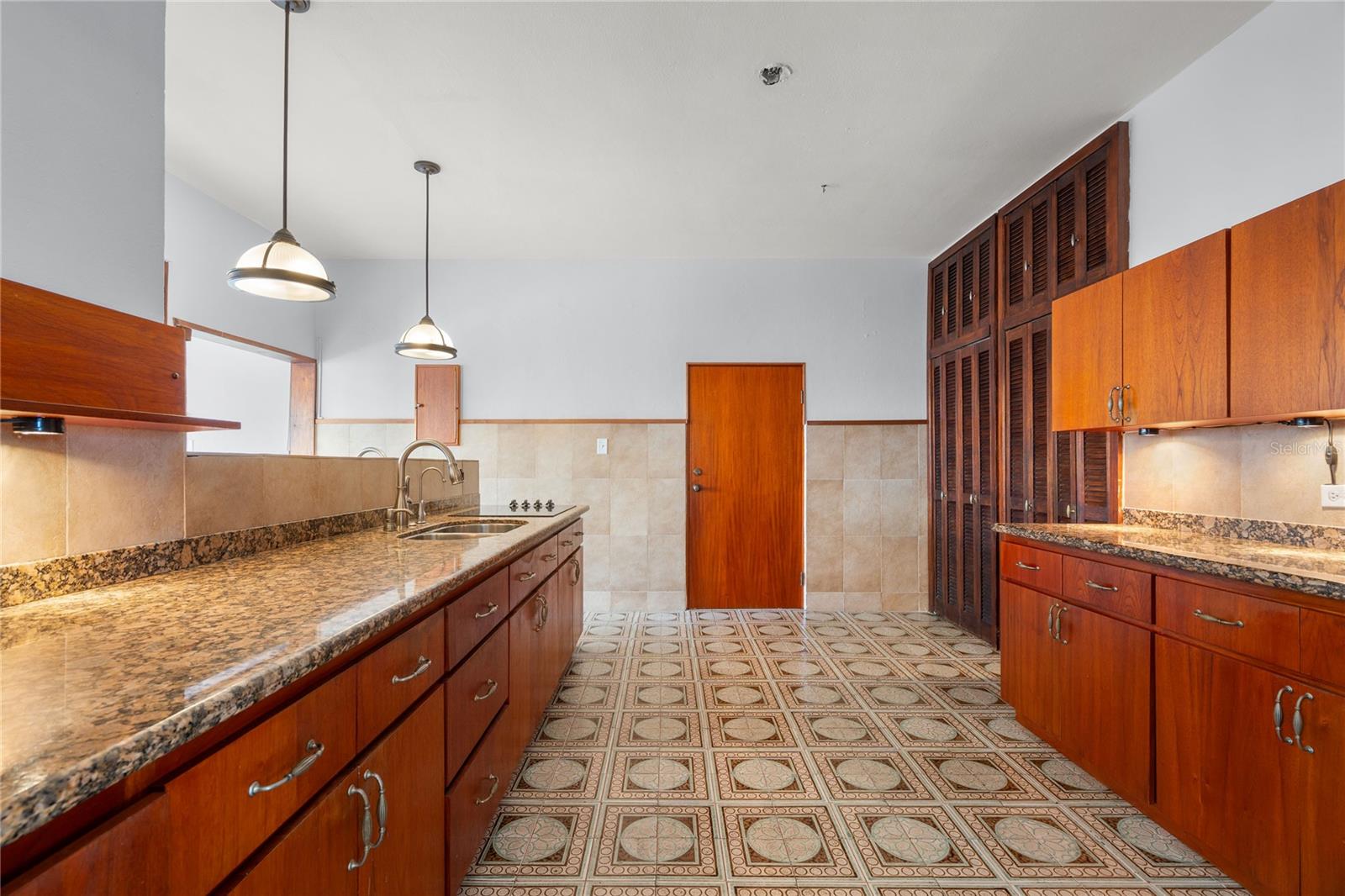 CONDADO KING'S TERRACE - Residential