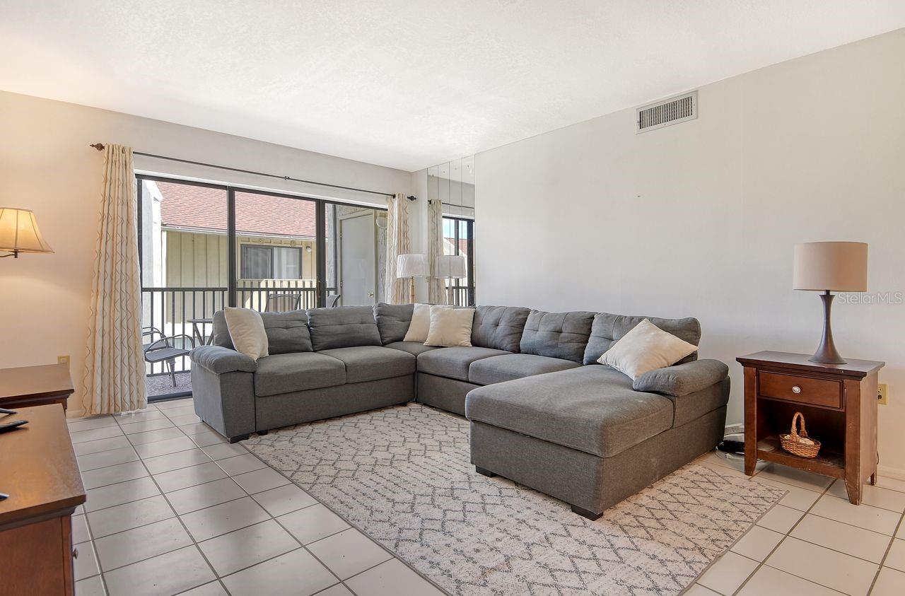 BAY OAKS - Residential