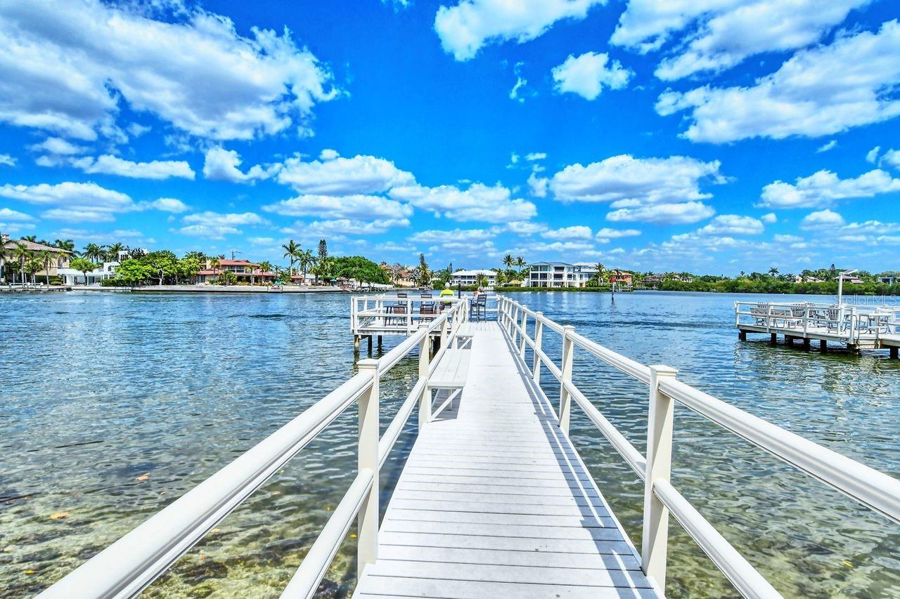 BAY OAKS - Residential
