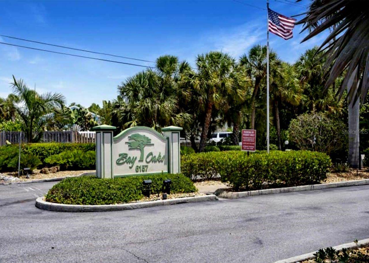 BAY OAKS - Residential