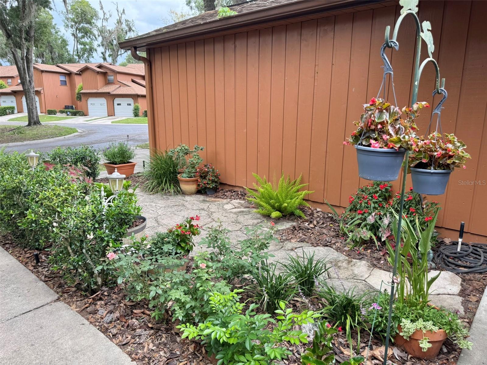 OAKBROOK VILLAGE - Residential