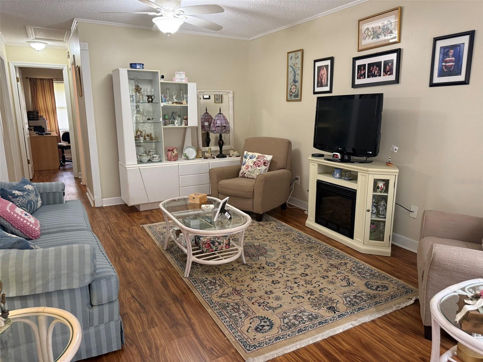 OAKBROOK VILLAGE - Residential