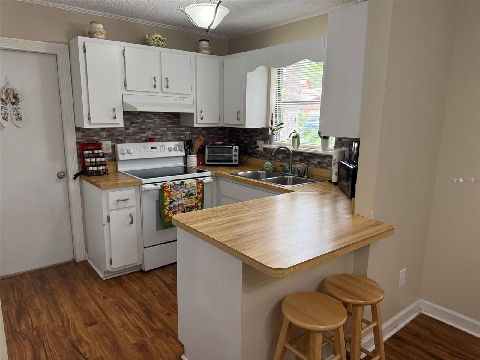 OAKBROOK VILLAGE - Residential