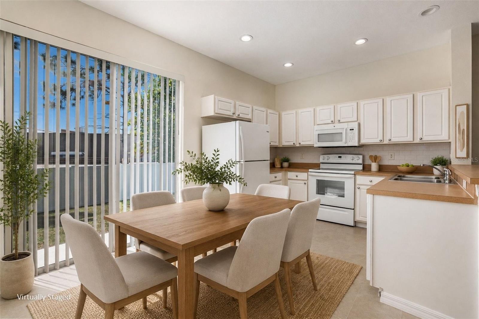 TOWNHOMES OF BAY PORT COLONY - Residential