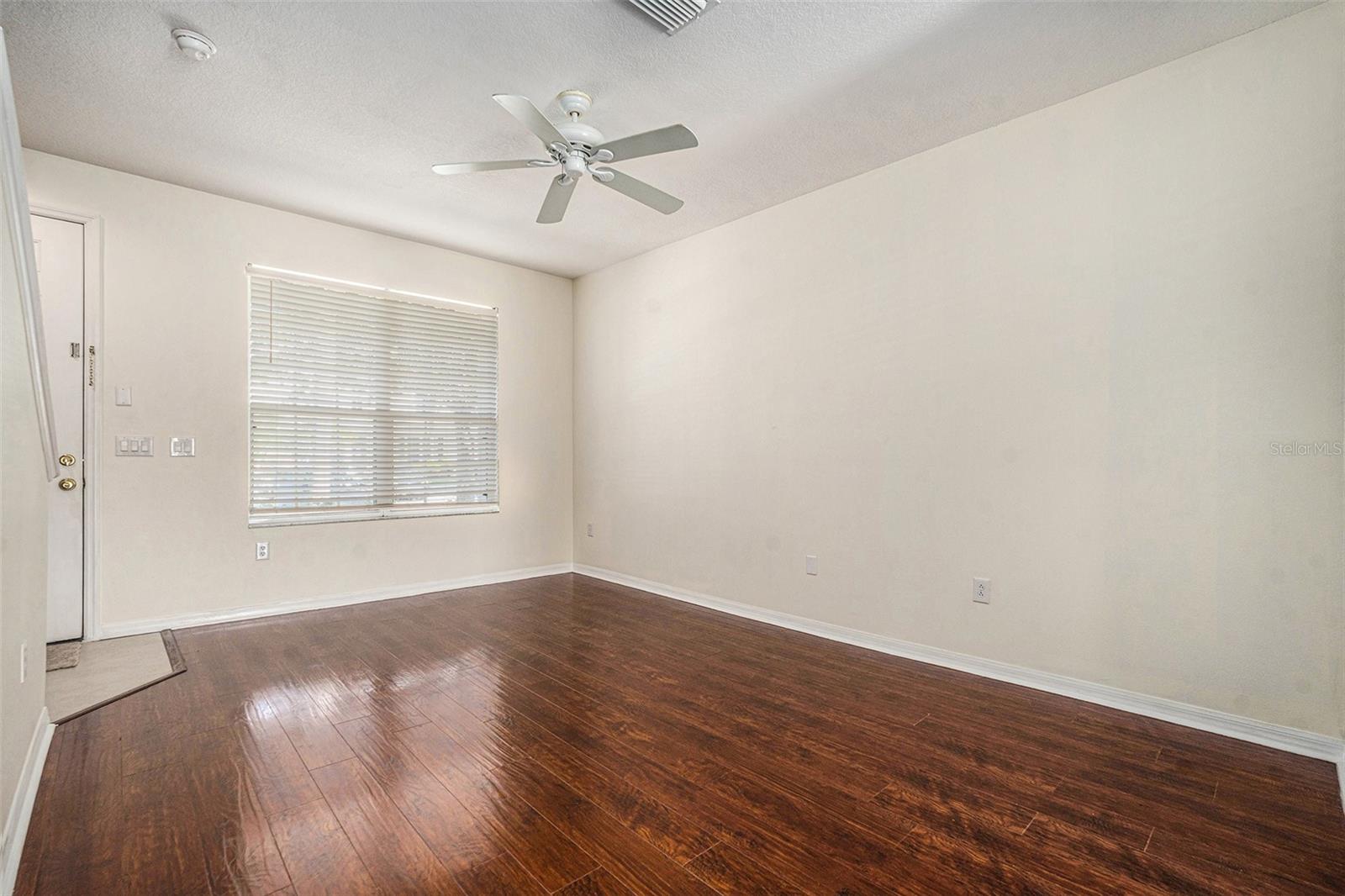 TOWNHOMES OF BAY PORT COLONY - Residential