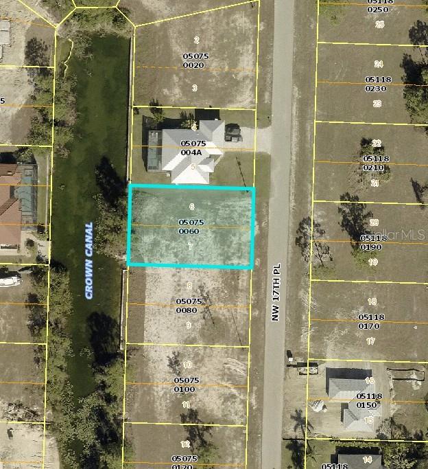 WATERFRONT LOT situated on a FRESHWATER CANAL with 80 feet of water frontage in Cape Coral. NO HOA FEES & NO FLOOD REQUIRED! Need a Builder? Let us introduce you to reputable local builders! Minutes away from shopping, parks, schools, LIVE entertainment, fine & casual dining, and Award Winning Beaches.
