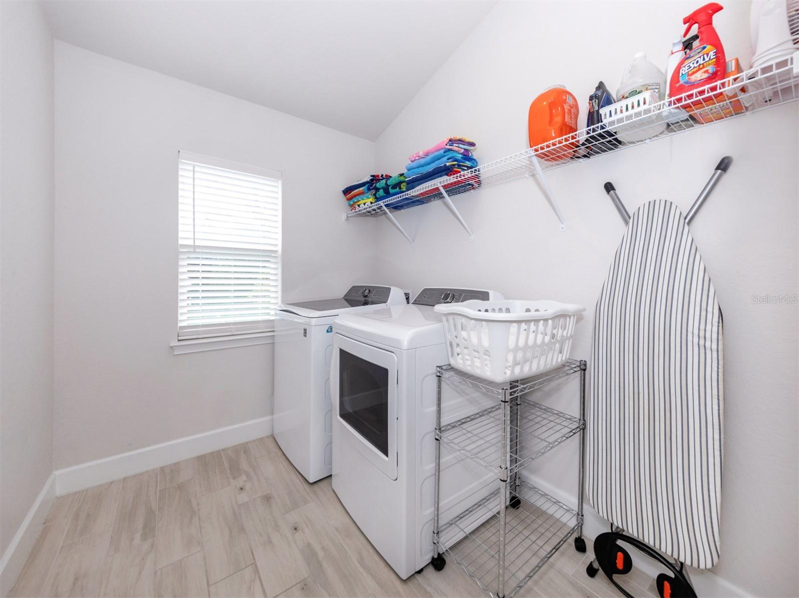 SOUTH VENICE - Residential Lease