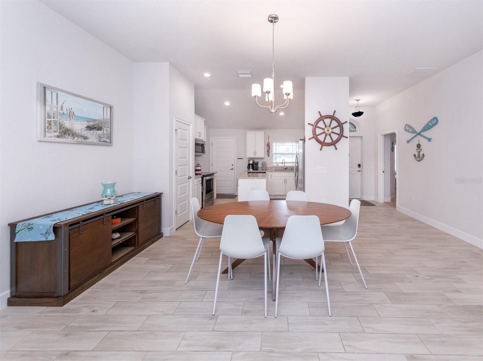 SOUTH VENICE - Residential Lease