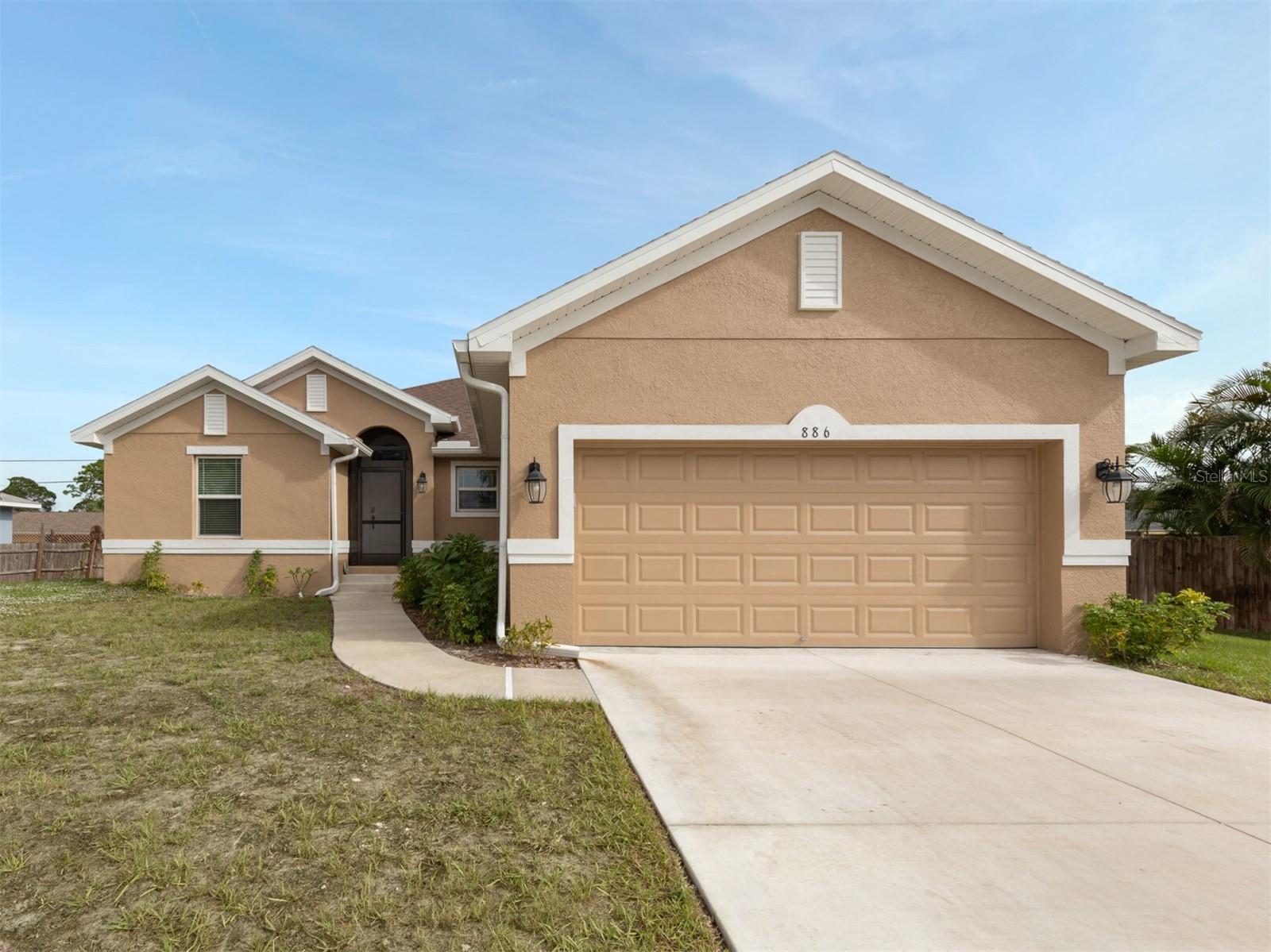 SOUTH VENICE - Residential Lease